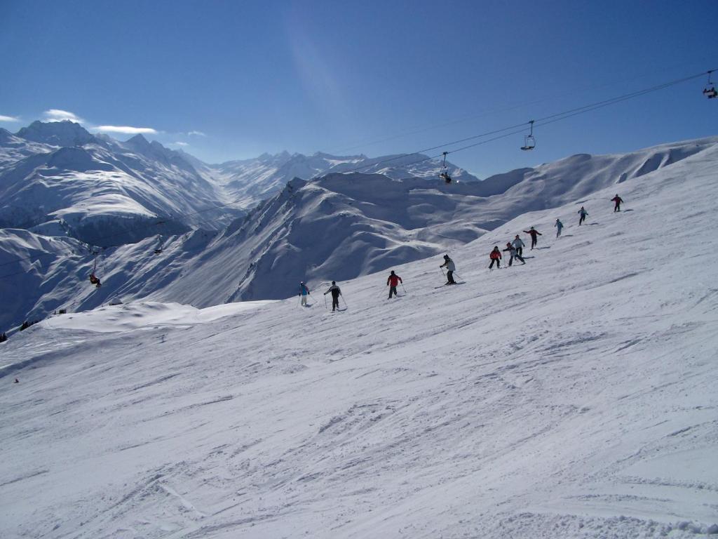 Hotel Pez Ault Disentis Eksteriør billede