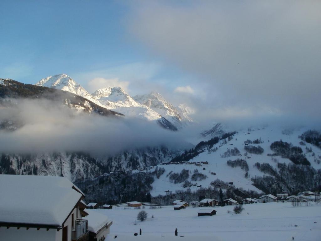 Hotel Pez Ault Disentis Eksteriør billede